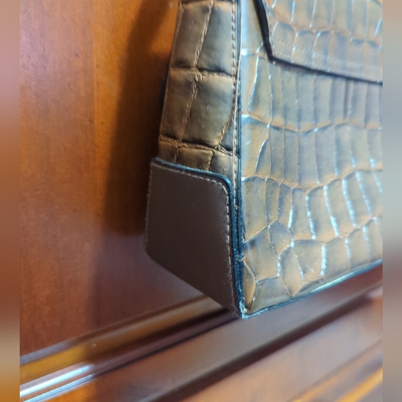 Crocodile Pattern Shoulder Bag - Brown - Picture 5 of 11